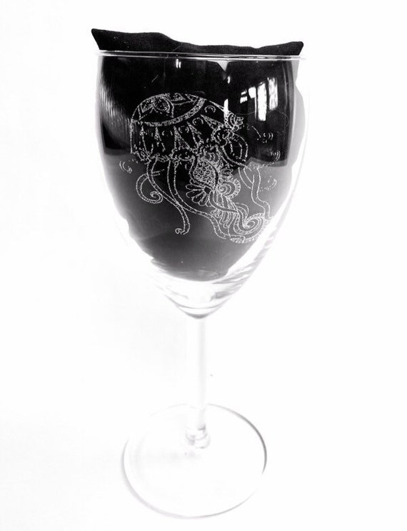 JELLYFISH mandala ENGRAVED glassware, etched, gift. Wine, pint, whiskey, beer, tankard, gin, vase, personalised,sugar skull animal pattern,
