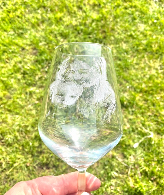 PHOTO ENGRAVED  glassware, personalised etched glass, pets, dogs, cat, pictures of family, gift. pint, whiskey tankard, gin, horse red wine