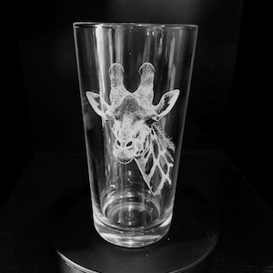 GIRAFFE ENGRAVED glass, personalised, etched, gift, wine, whiskey, gin, vase, photo, picture, beer, decanter, tankard, dad, mum