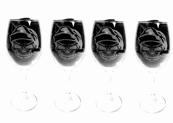 SKULL CHRISTMAS Set 4 engraved glassware, etched day of the dead, gift. Wine, pint, whiskey, beer, tankard, gin, glass, personalised
