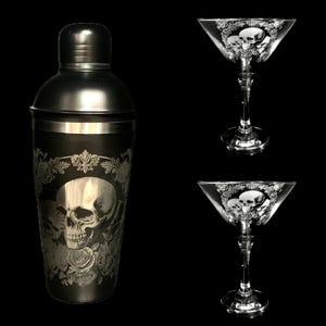 Deluxe Tri Skull & Rose gravierte COCKTAIL SHAKER personalisiert geätzt, Goth, Geschenk, Whisky, Gin, Bar, Rum schwarz, Mixologen Rock Martini Cup Bild 4