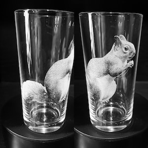 SQUIRREL ENGRAVED glass, personalised, etched, gift, wine, whiskey, gin, vase, photo, picture, beer, decanter, tankard, dad, mum