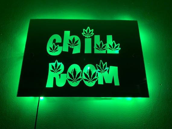 WEED LIGHT up MIRROR personalised engraved acrylic wall name, green, smoke, chill, marijuana, pot, cannabis leaf Stoner bar room