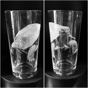 TORTOISE ENGRAVED glass, personalised, etched, gift, wine, whiskey, gin, vase, photo, picture, beer, decanter, tankard, dad, mum