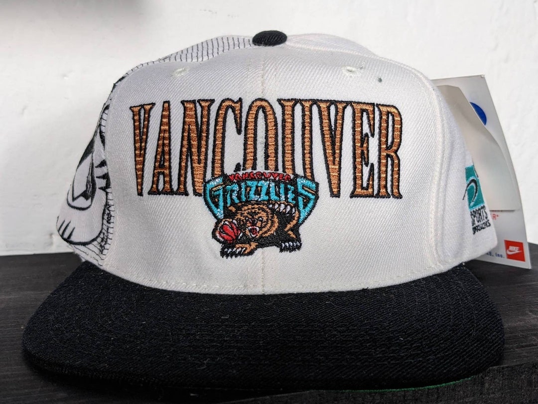 Vancouver Grizzlies Team Script Deadstock Snapback - Off White - Throwback