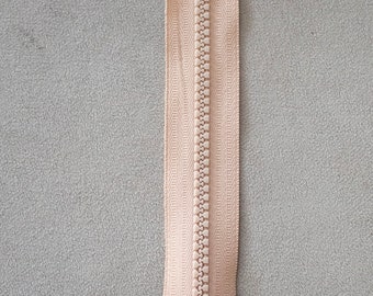 24 inc 1-Way , T6 Bone, Separating Hook, Pear Grip, Metal Zippers, Light Brown Color Zipper SKU/ES06