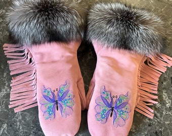 Große rosa bestickte Wildlederhandschuhe mit echtem Fuchsfell