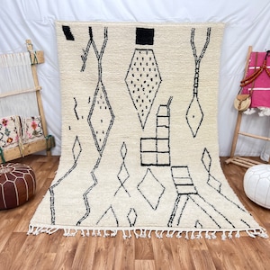 Handwoven Beni Ourain Berber Rug: Moroccan Shag Style
