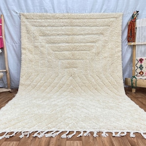 Hand Knotted Beni Ourain Rug: Authentic Moroccan Lambs Wool Rug