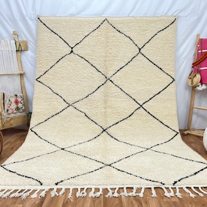 Beni Ourain Marokkanischer Teppich - Wollteppich in Creme mit schwarzen Diamant-Linien | Handgefertigter Berber Teppich | Langflor Teppich aus Marokko