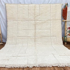 Hand Knotted Beni Ourain Rug: Moroccan Lambs Wool Berber Rug