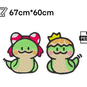 以下が含まれることがあります： 緑と黄色の漫画のキャラクターが刺繍された2つのパッチ。左側のキャラクターは赤と白のリボンを付けています。右側のキャラクターは黄色の王冠を付けています。パッチは67cm×60cmで、PES形式で入手できます。