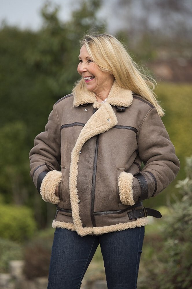 Women's Modern Shearling Jacket, Sheepskin Soft Fur Jacket, Wide Collar Windproof Warm Jacket, Stylish Short Body Warm Jacket, Bomber Jacket