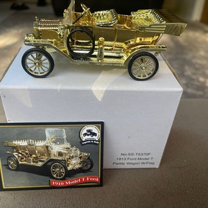 Gold 1913 Ford Model T Paddy Wagon W/Flag