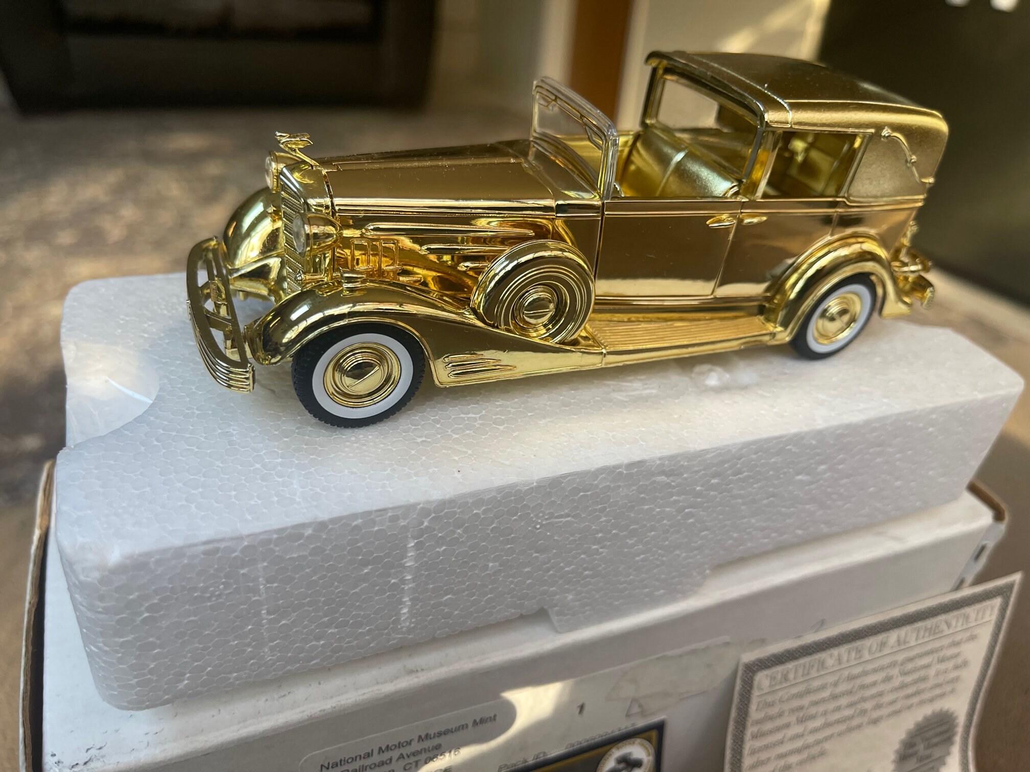Cadillac Town Car 1933 ミニカー 未使用保管品 当時物 s-l400.jpg