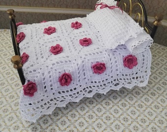 Miniature Crochet bedspread, miniature double bed, 1/12 scale, dollhouse, flower collection