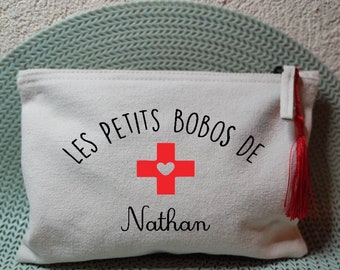 Trousse à bobos personnalisée avec prénom & pompon.