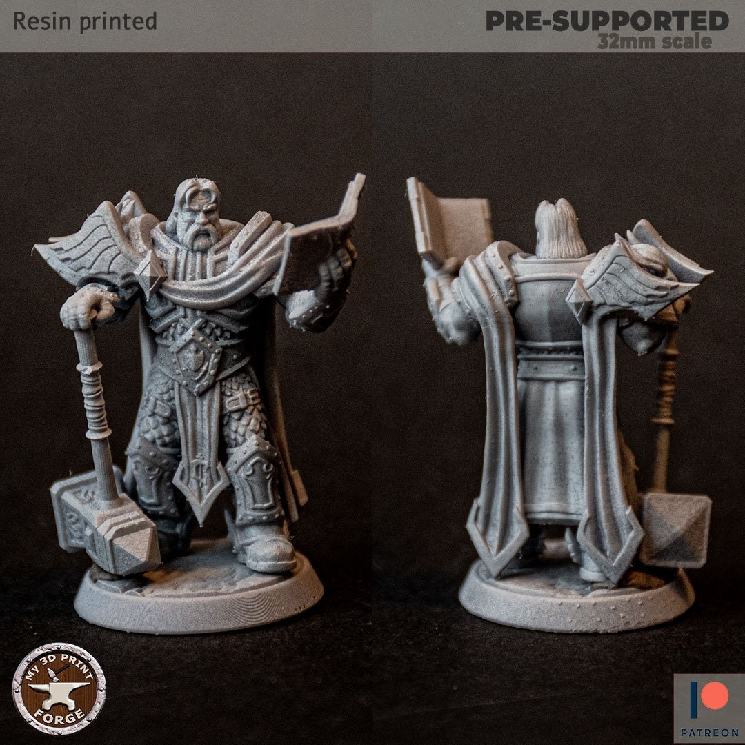 Uther the Lightbringer Reading Pose Miniatures 25mm Base Tabletop Dungeons and