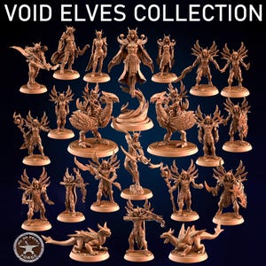 Op de afbeelding: Een verzameling Void Elf-beeldjes in brons, met boogschutters, krijgers en ruiters op vogelwezens. De beeldjes staan op individuele sokkels. De tekst "VOID ELVES COLLECTION" is zichtbaar bovenaan de afbeelding.