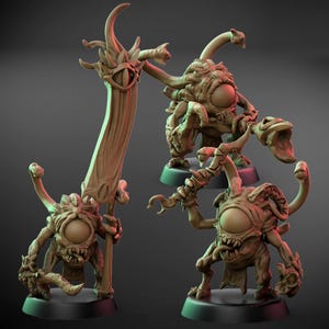 Può includere: Tre miniature fantasy dettagliate di creature simili a ciclopi. Ogni figura ha un grande occhio centrale, molteplici tentacoli e un'espressione minacciosa. Una figura tiene in mano uno stendardo con un disegno a occhio, mentre altre brandiscono armi. Le figure sono su basi nere.
