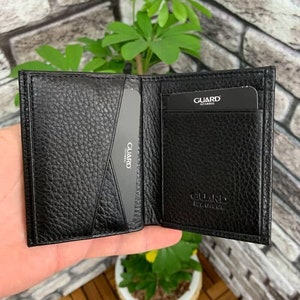 Portafoglio compatto a tre ante in pelle super morbida di lusso disponibile nei colori nero e marrone - Disponibile in magazzino, pronto per la spedizione il giorno successivo Collezione estiva