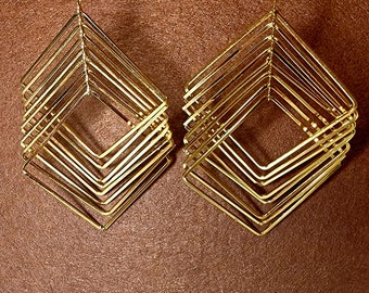 Gold Toned Rhombus earrings