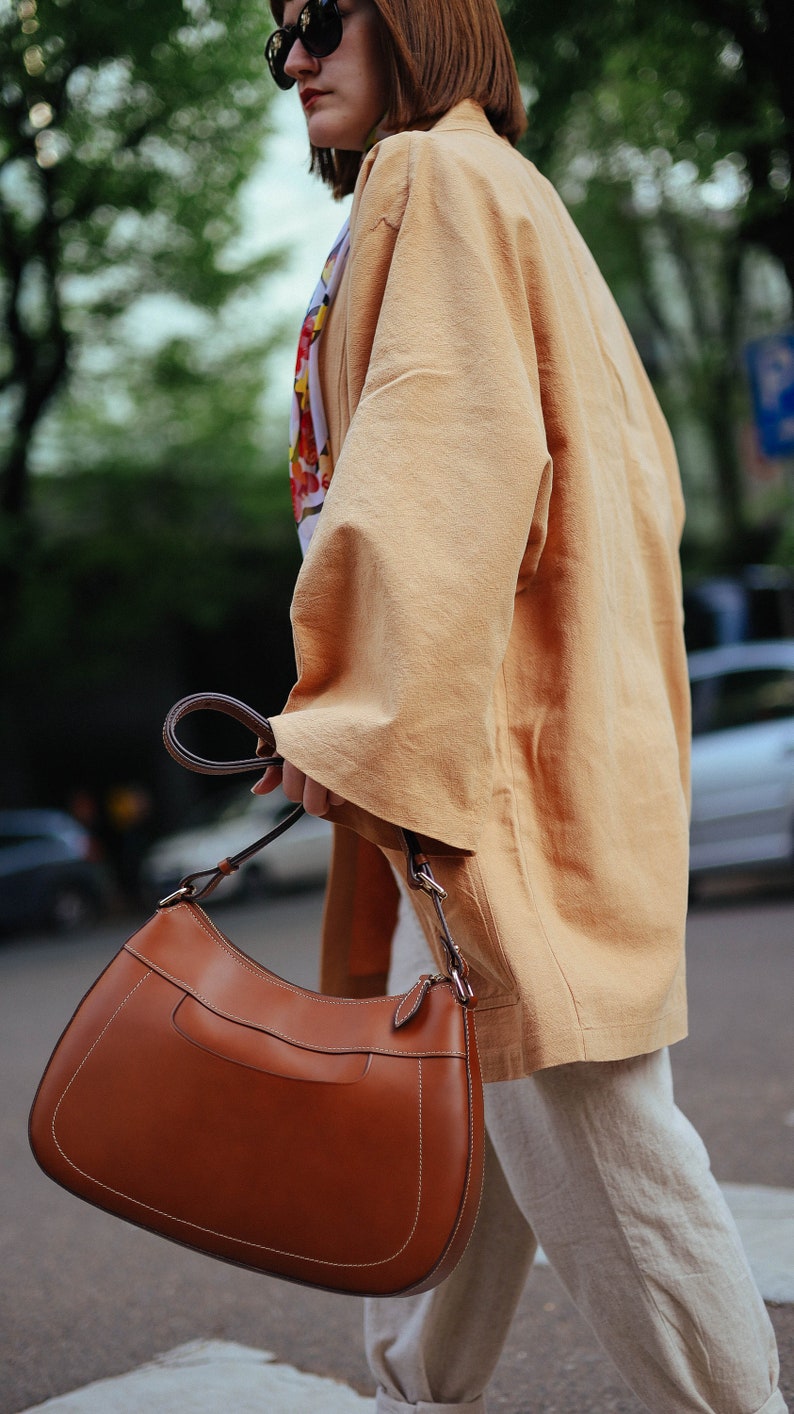 leather bag, leather cross body , handmade leather bag, handbag, woman leather bag, elegant leather bag, made in Italy handbag, cross body image 4