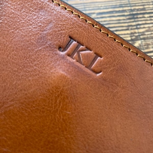 Gravur auf deiner Ledertasche