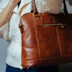 leather bag, handmade leather bag, handbag, woman leather bag, elegant leather bag, made in Italy handbag image 4