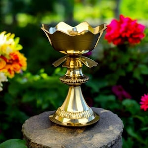 Kamal messing diya, Akhand Diya, Oil Diya, Deepak-olielamp, housewarmingretourcadeau, Indiase diya, Pooja-decor, Puja-cadeau-item (2 stuks)