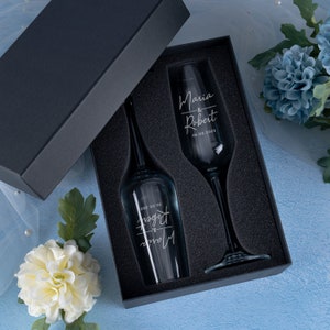 Wedding Gift, Bridal Shower Gift, Engagement Gifts, Wedding Gifts for the Couple, Champagne Flutes Personalized, Wedding Favors, Bride Gift