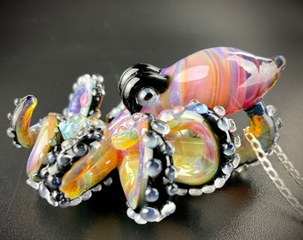 Ätherische Krake Halskette | Mundgeblasenes Glas Kraken Anhänger | Statement Schmuck | Ozean-inspiriert | Artisan-Crafted