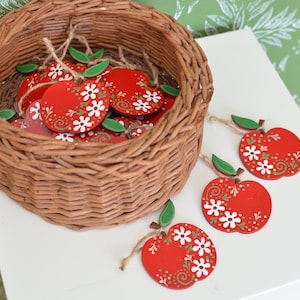 Hand-painted Wooden Apple with Flowers,  A Charming Autumn Hanging Decoration, Farmhouse fall decor, wood apple decoration, fall decor