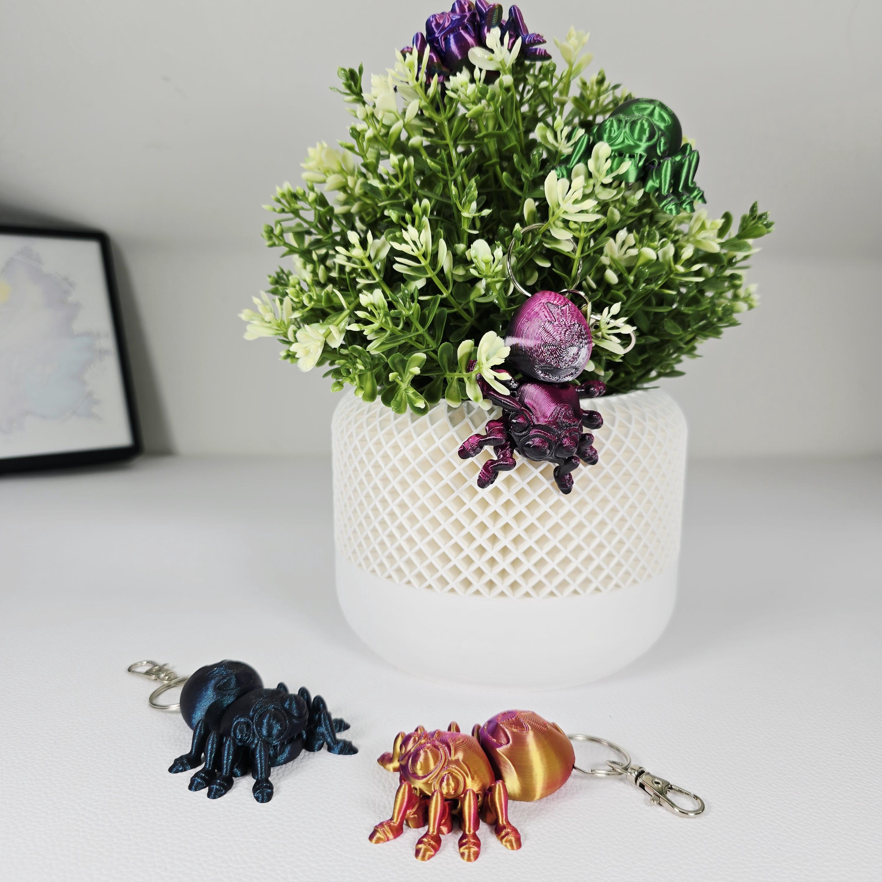 Articulated Spider Keychain – 3D Printed Flexible Keyring – Fun Bag ...