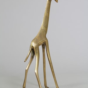 Vintage African Brass Giraffe  – Handcrafted Safari Animal Sculpture – Tribal Wildlife Home Décor Collectible, A distinctive bronze Giraffe.