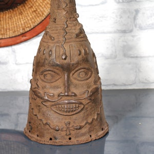BENIN BRONZE HEAD, African Benin Bronze Art, Bini Bronze, Antique Bronze bust, Oduduwa helmet mask , Benin Bronze head, An exquisite Piece.