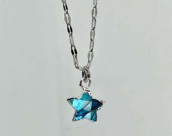 Labradorite Tiny Star Necklace: Silver-Plated Celestial Jewelry