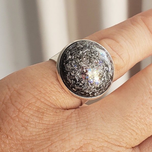 Orgonite adjustable ring. With shungite powder and holographic glitter