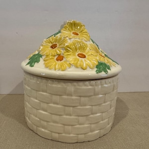 Bote de cerámica vintage hecho a mano con diseño de cesta de margaritas, primavera: Imperfecto