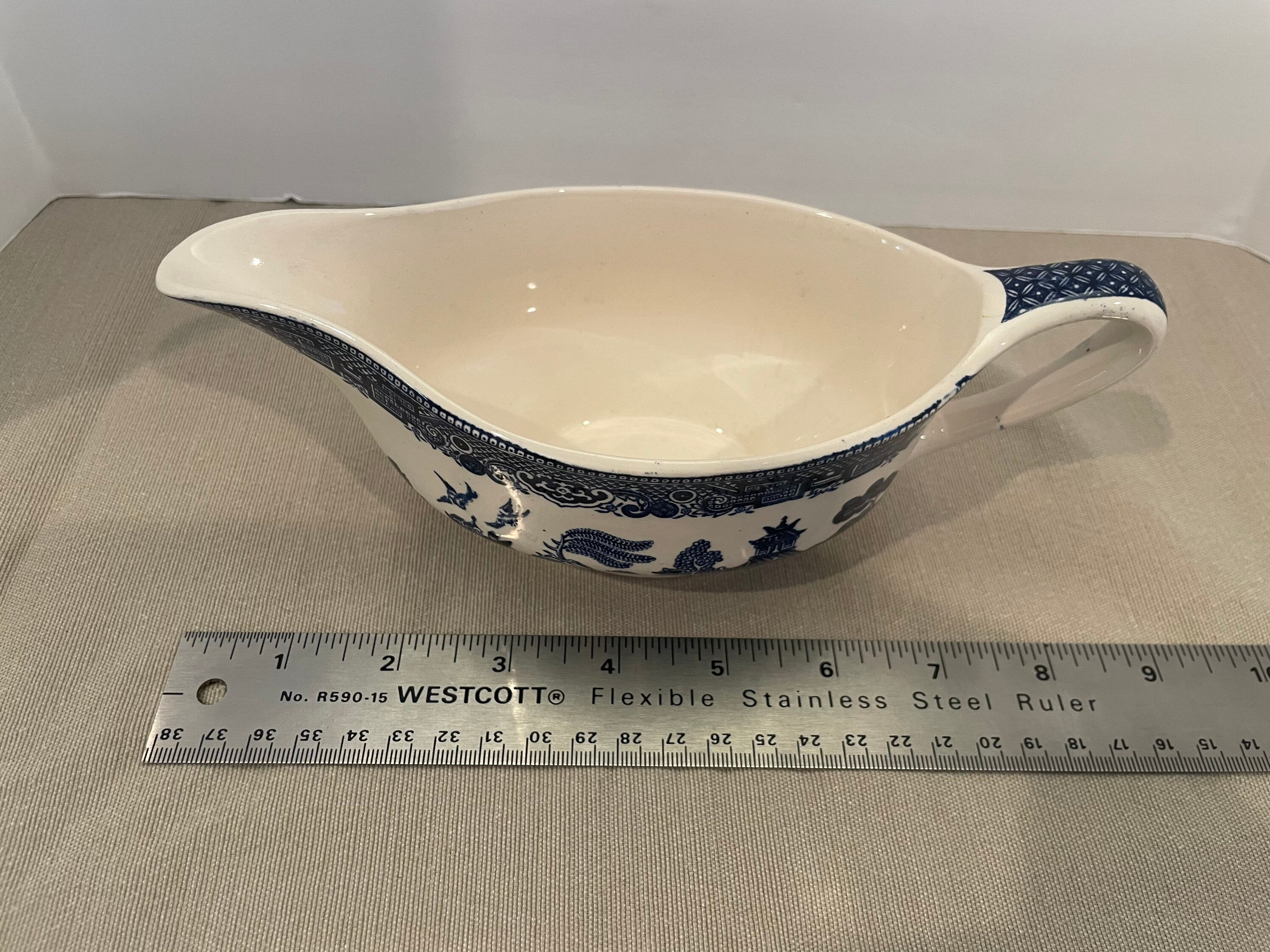 Vintage Blue Willow Gravy Boat Made in England. Etsy