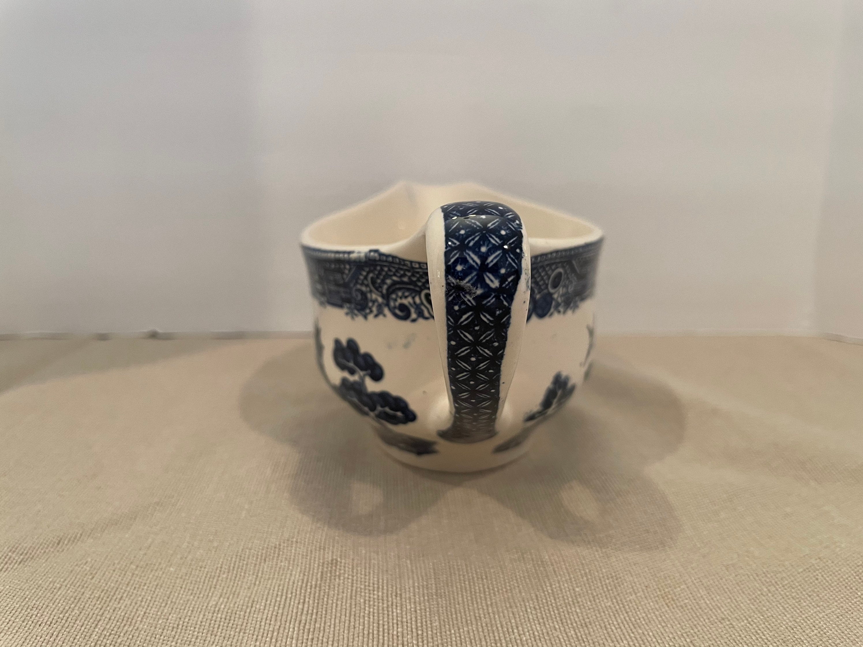 Vintage Blue Willow Gravy Boat Made in England. Etsy