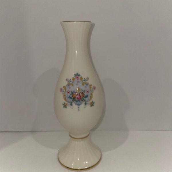 Royal Doulton Juliet Bud Vase 1981 6 1/4".