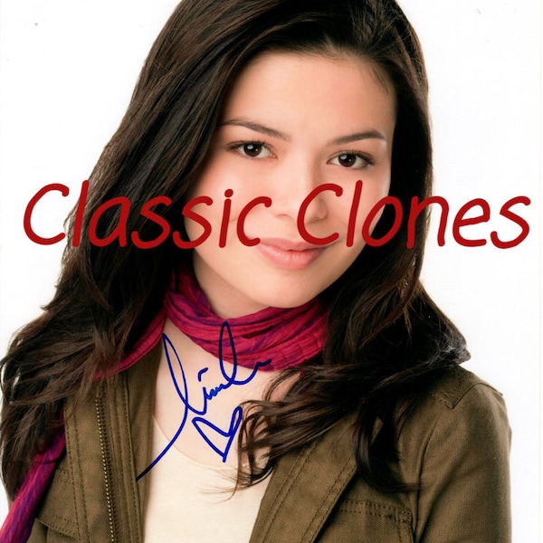 Miranda Cosgrove Signed Autographed Premium Quality Reprint 8x10 iCarly Photo