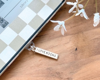 Bookish Kindle Charm: USB-C Dust Plug - 'I Love Books'