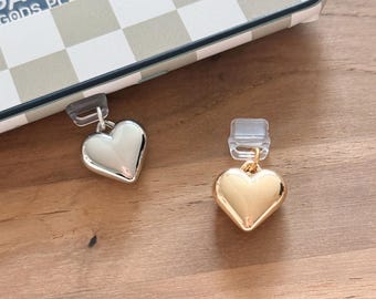 Charm Kindle con forma de corazón: Tapón antipolvo para teléfono con temática de libros