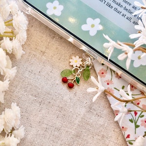 ブック風Kindleチャーム：花柄チェリーダストプラグ