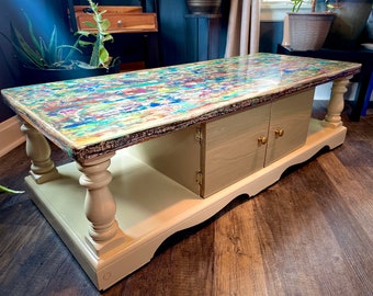 VENDIDO!!**** Madera maciza, Pintado a mano, Pan de oro, Resina epoxi, Mesa de centro rodante