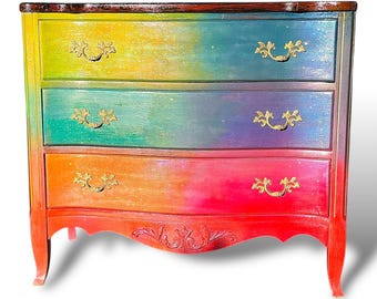 ¡VENDIDO! ***** Cómoda multicolor pintada a mano: Almacenamiento caprichoso de 3 cajones