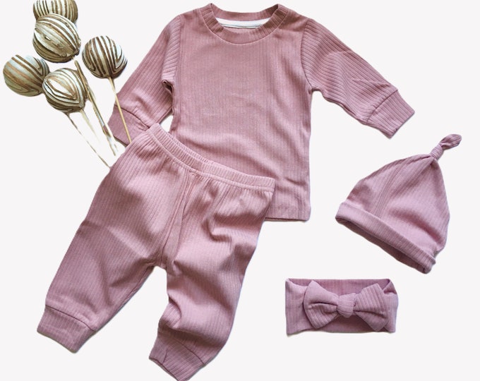 Organic Cotton Baby Girl Gift Set Pink / Baby Shower Gift / Baby Girl Essentials Set / Natural Baby Clothing Set