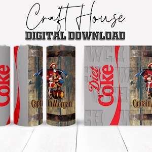 Puede incluir: Un diseño de sublimación que presenta una lata de Coca-Cola Light con un logotipo de pirata de Captain Morgan y un fondo de madera. El diseño es perfecto para crear vasos, tazas u otros artículos para beber personalizados.